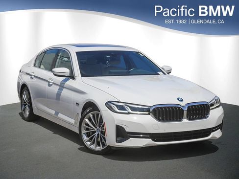 Certified 2023 BMW 530e w/ Convenience Package RWD image 1