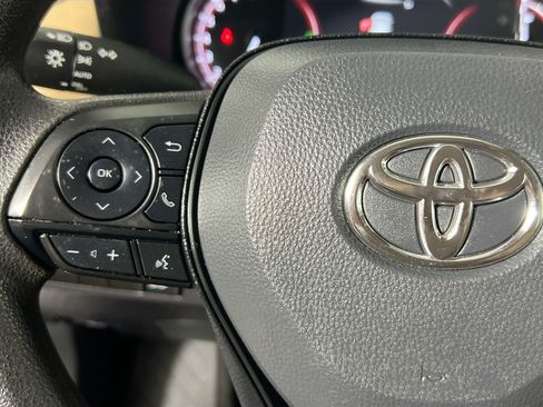 Used 2025 Toyota RAV4 XLE w/ Convenience Package FWD image 18
