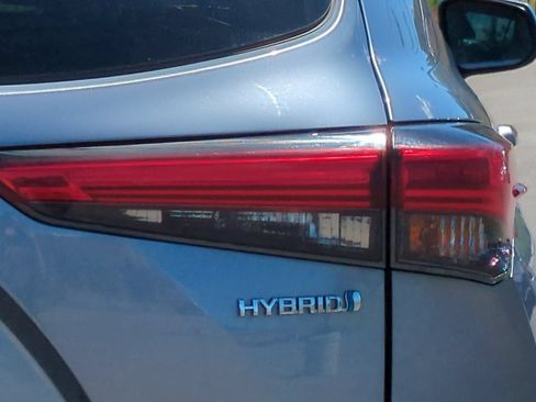 Used 2020 Toyota Highlander XLE AWD/4WD image 49