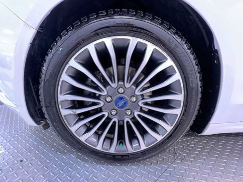 Used 2018 Ford Fusion Titanium FWD image 10