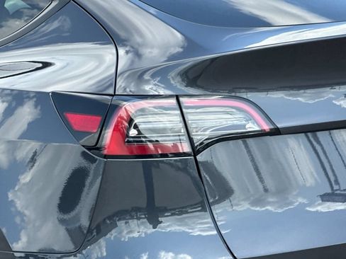 Used 2024 Tesla Model Y Long Range RWD image 22