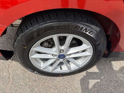 Used 2018 Ford Focus SE w/ Cold Weather Package image 20