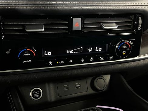 Used 2023 Nissan Rogue Platinum image 23