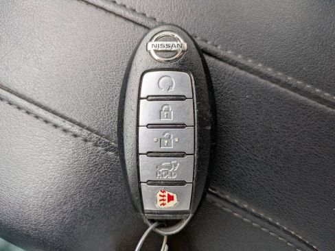 Used 2018 Nissan Rogue SV image 29