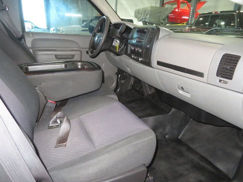 Used 2013 Chevrolet Silverado 1500 W/T image 32