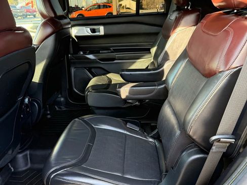 Used 2020 Ford Explorer Platinum w/ Premium Technology Package image 51