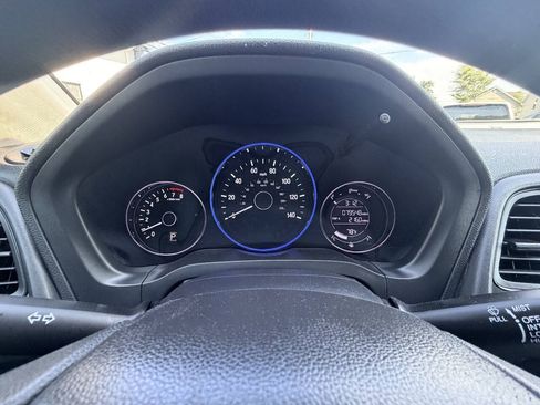 Used 2019 Honda HR-V LX image 8
