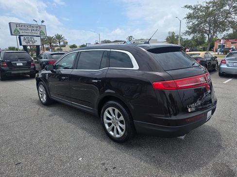 Used 2013 Lincoln MKT FWD image 6