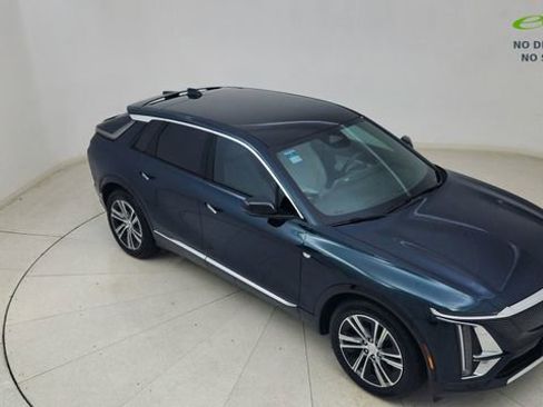 Used 2025 Cadillac Lyriq Luxury w/ LPO, Floor Liner Package RWD image 77