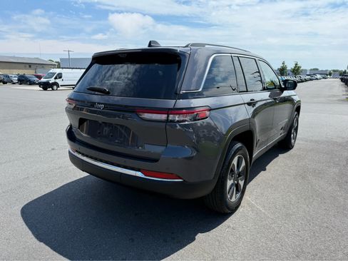 Used 2023 Jeep Grand Cherokee 4WD 4xe w/ Luxury Tech Group II image 9
