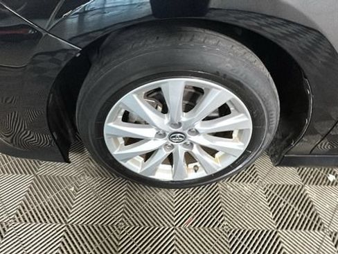 Used 2019 Toyota Camry LE FWD image 9