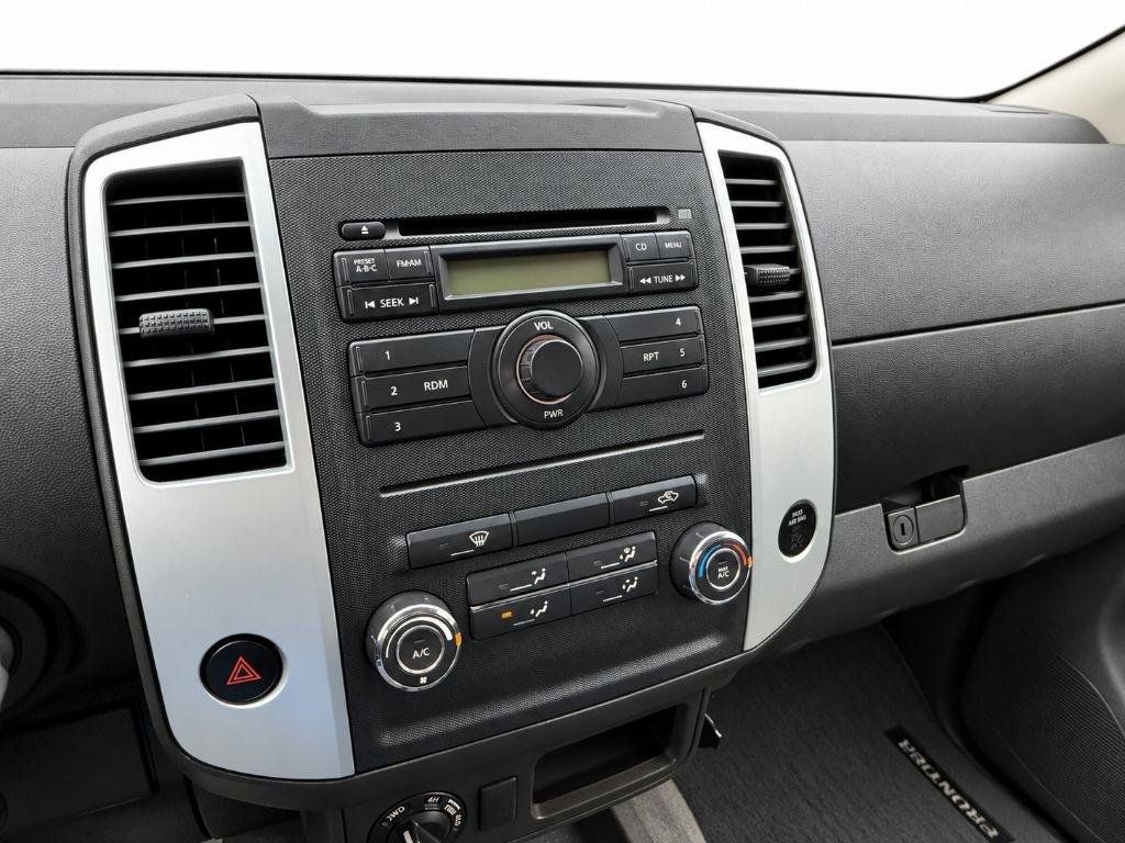 Used 2009 Nissan Frontier SE w/ SE Value Truck Pkg AWD/4WD image 16