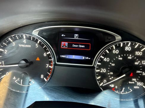 Used 2018 Nissan Altima 2.5 SR FWD image 14