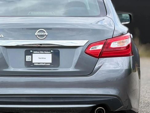 Used 2016 Nissan Altima 2.5 S w/ Power Driver Seat Package FWD image 14