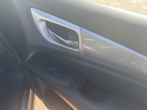 Used 2019 Nissan Pathfinder SL AWD/4WD image 21