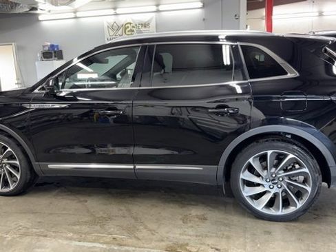 Used 2023 Lincoln Nautilus Reserve w/ Equipment Group 202A image 8