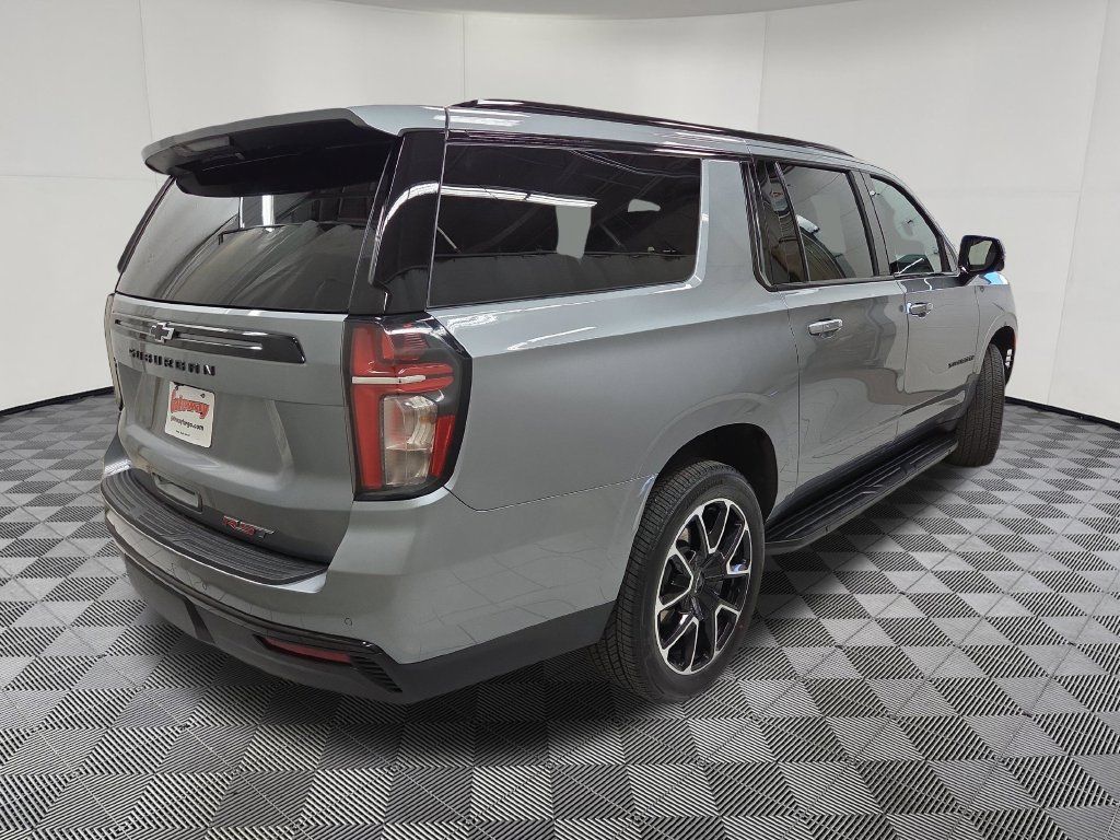 Used 2024 Chevrolet Suburban RST w/ Luxury Package AWD/4WD image 4