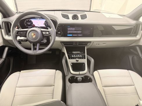 New 2025 Porsche Cayenne image 15
