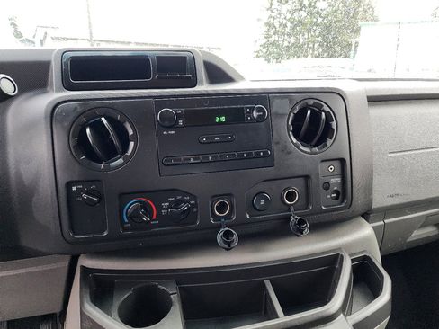 Used 2014 Ford E-250 and Econoline 250 E-250 w/ Power Group image 20