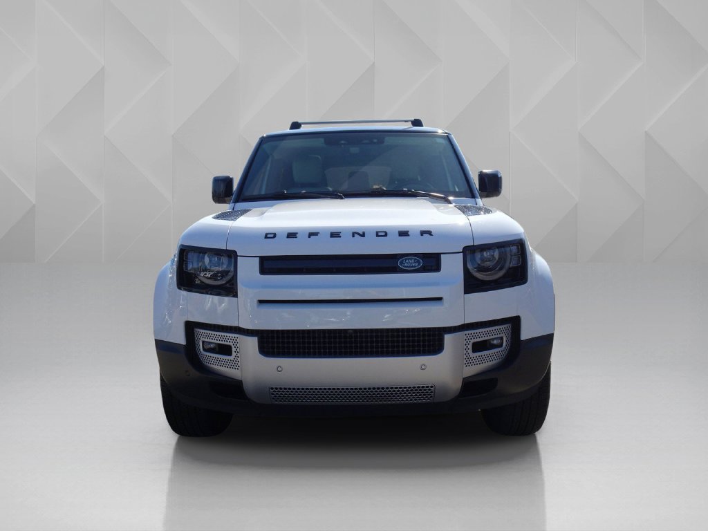 Used 2023 Land Rover Defender 130 SE AWD/4WD image 8