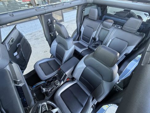 Used 2024 Ford Bronco Black Diamond image 15