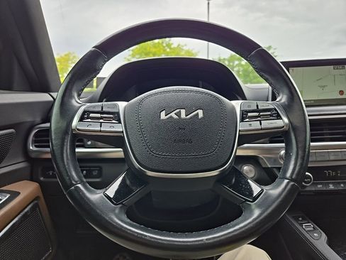 Certified 2022 Kia Telluride SX w/ SX Prestige Package AWD/4WD image 12