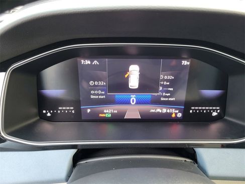 Certified 2025 Volkswagen Jetta SE w/ Sunroof Package image 19