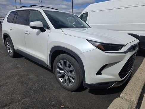 Used 2024 Toyota Grand Highlander Limited image 10