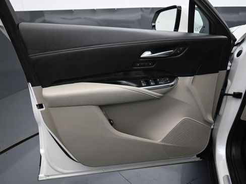 Used 2022 Cadillac XT4 Premium Luxury w/ Enhanced Visibility Package image 18