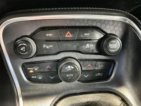 Used 2015 Dodge Challenger R/T Plus image 19