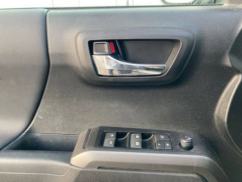 Used 2023 Toyota Tacoma TRD Sport w/ Technology Package RWD image 13
