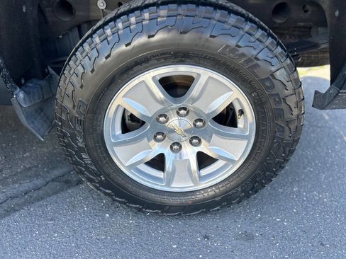 Used 2017 Chevrolet Silverado 1500 LT w/ All Star Edition AWD/4WD image 7