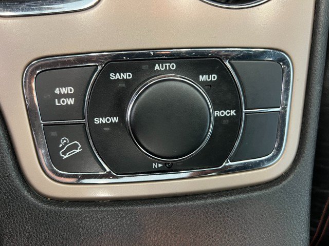 Used 2017 Jeep Grand Cherokee Limited 75th Anniversary AWD/4WD image 22