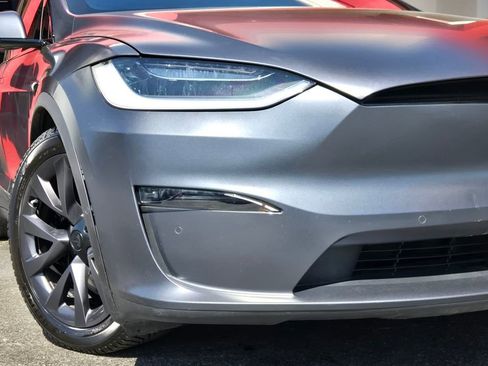 Used 2022 Tesla Model X Plaid image 12