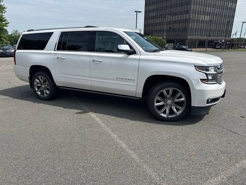 Used 2020 Chevrolet Suburban Premier AWD/4WD image 3