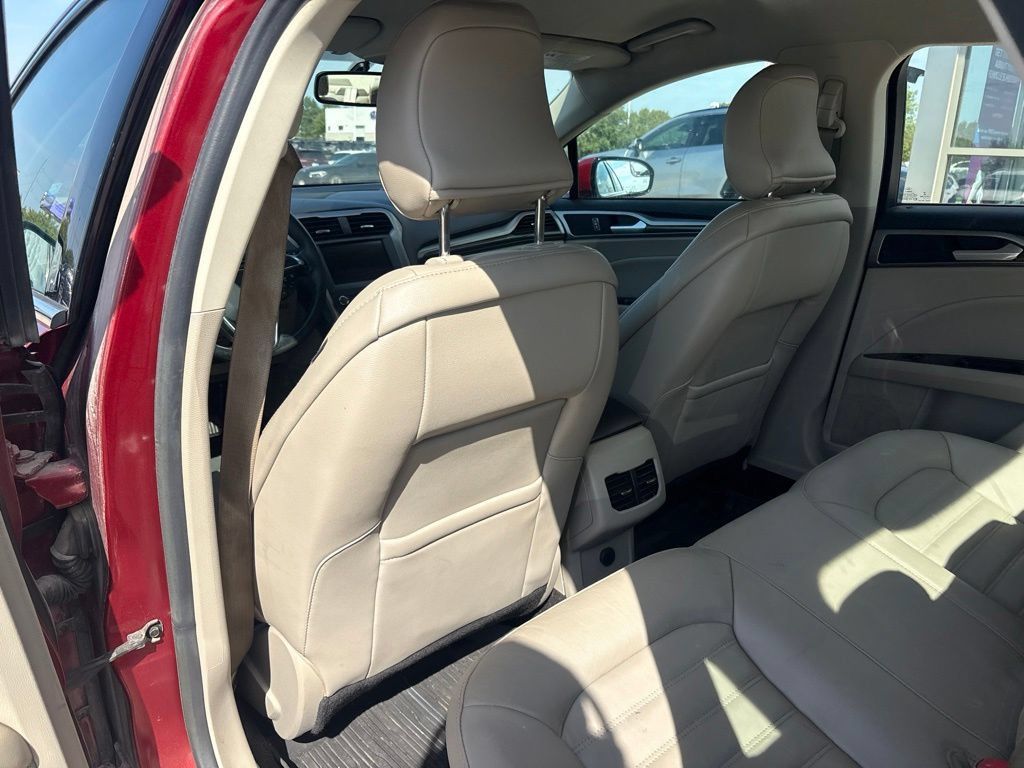 Used 2017 Ford Fusion SE w/ Fusion SE Technology Package FWD image 36