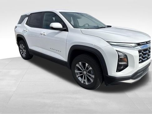 Used 2026 Chevrolet Equinox LT w/ Convenience Package II image 7