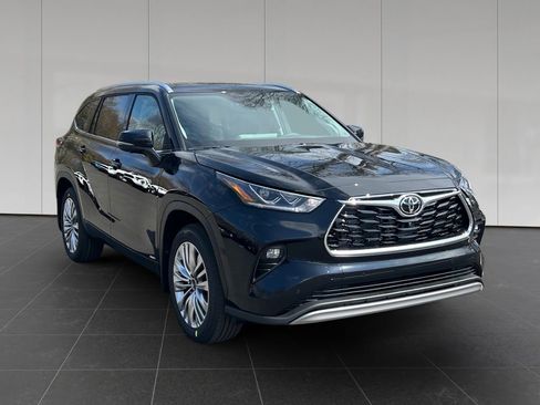 New 2026 Toyota Highlander Platinum AWD/4WD image 7