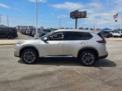 Used 2026 Nissan Rogue Platinum w/ Platinum Premium Package AWD/4WD image 4