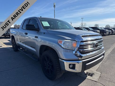 Used 2017 Toyota Tundra SR5 image 1