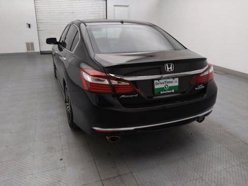 Used 2016 Honda Accord Touring image 6