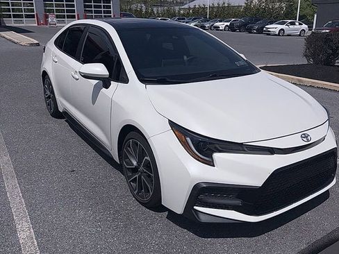 Certified 2021 Toyota Corolla SE w/ SE Premium Package FWD image 2