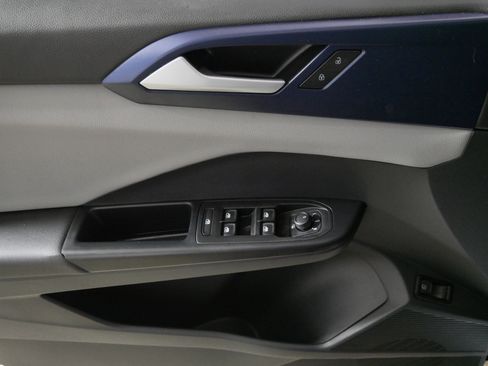 Certified 2023 Volkswagen Taos SE image 19