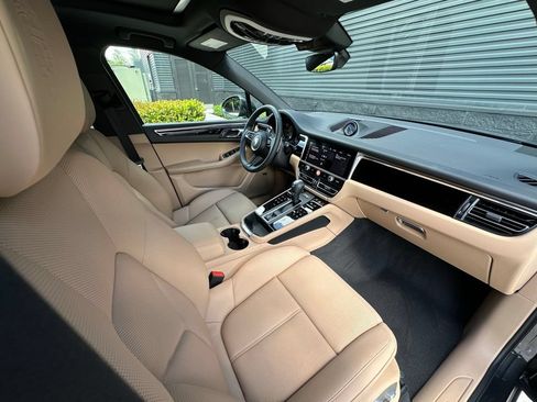 Used 2026 Porsche Macan AWD/4WD image 41