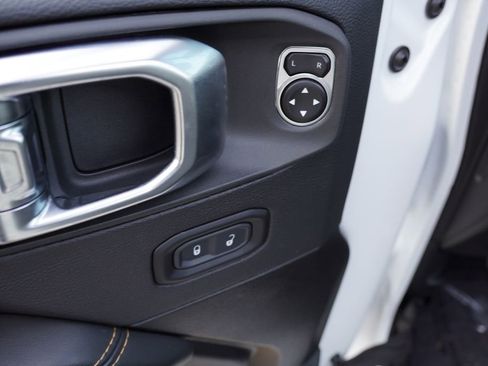 Certified 2025 Jeep Wrangler Unlimited Sahara w/ Safety Group image 23