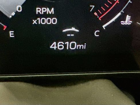 Used 2025 GMC Yukon XL Denali Ultimate AWD/4WD image 13