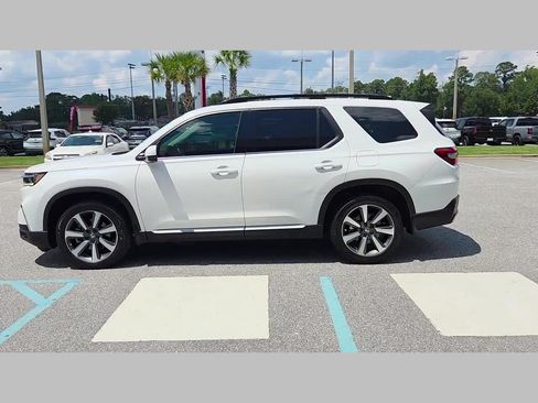 Used 2025 Honda Pilot Elite image 26