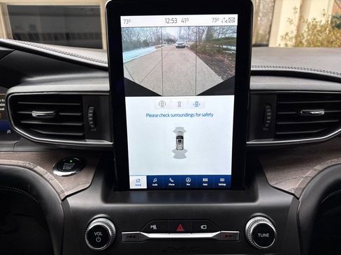 Used 2020 Ford Explorer Platinum w/ Premium Technology Package image 49