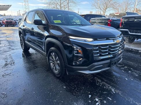 Used 2026 Chevrolet Equinox LT w/ Convenience Package II image 2