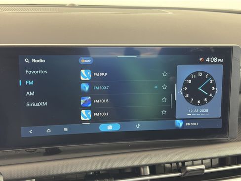 Certified 2025 Hyundai Santa Cruz SEL image 17